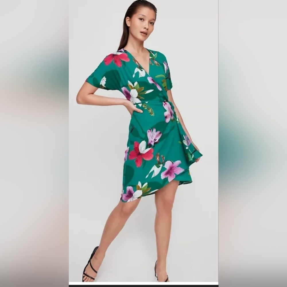 Babaton Wallace Floral Wrap Dress Size Xs Green Botanical Resortwear Career